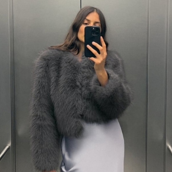 ZARA CROPPED FAUX FUR JACKET Size XS and S - Picture 1 of 16